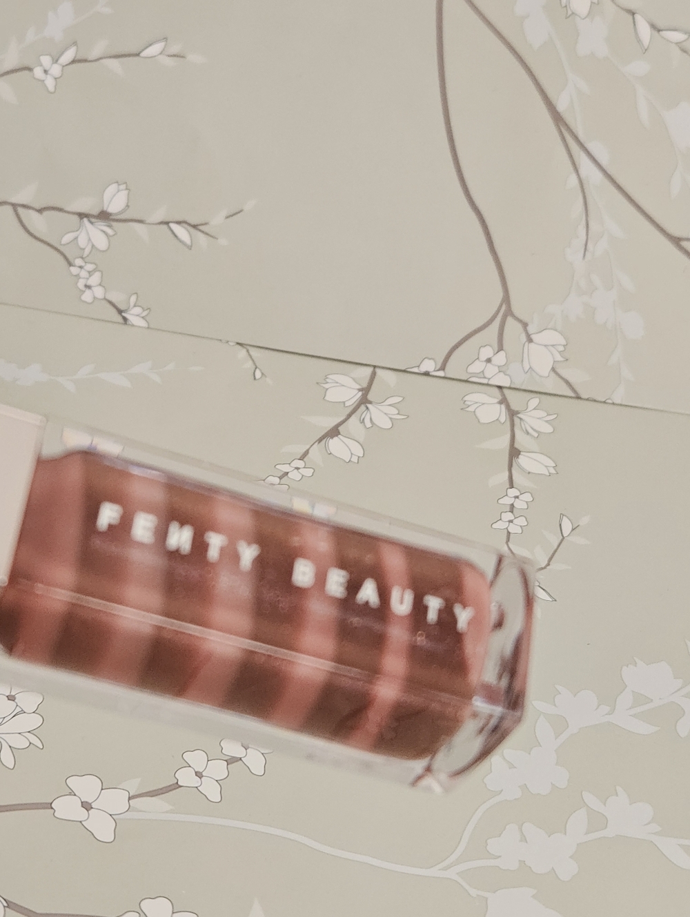 Fenty Beauty Gloss Bomb Swirl Fussy Chocolit NEW - Picture 2 of 4